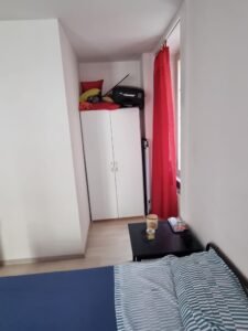 Furnished room Neuchâtel city center with desk and wardrobe